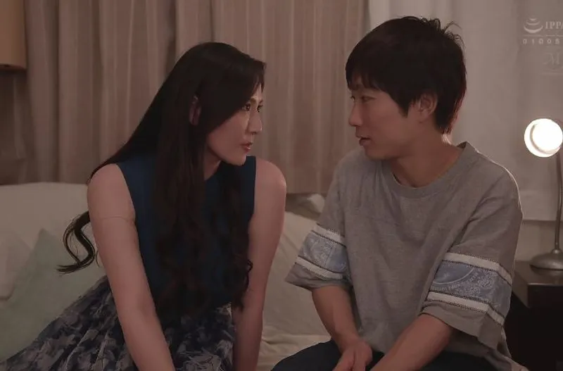 Gã chồng lạnh nhạt, bà xã uống rượu rồi địt nhau với cậu học sinh trẻ