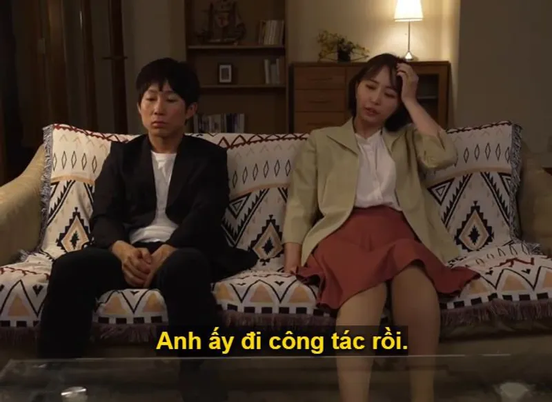 Buồn vì anh xã muốn ly hôn, vợ yêu đi họp lớp rồi dẫn cậu bạn học về nhà địt